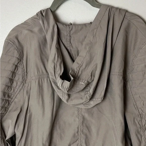 Express Women’s Utility Jacket Size Medium Tan Brown Hooded Full Zip Pockets - Picture 5 of 6